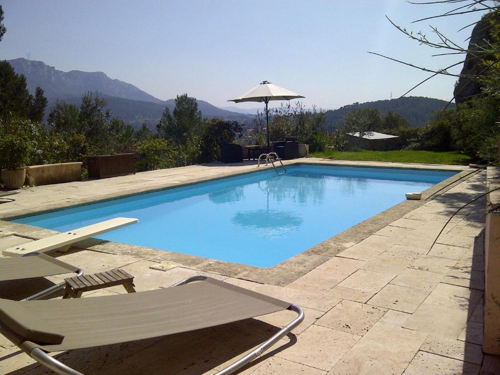 Villa Manon Auriol ภายนอก รูปภาพ